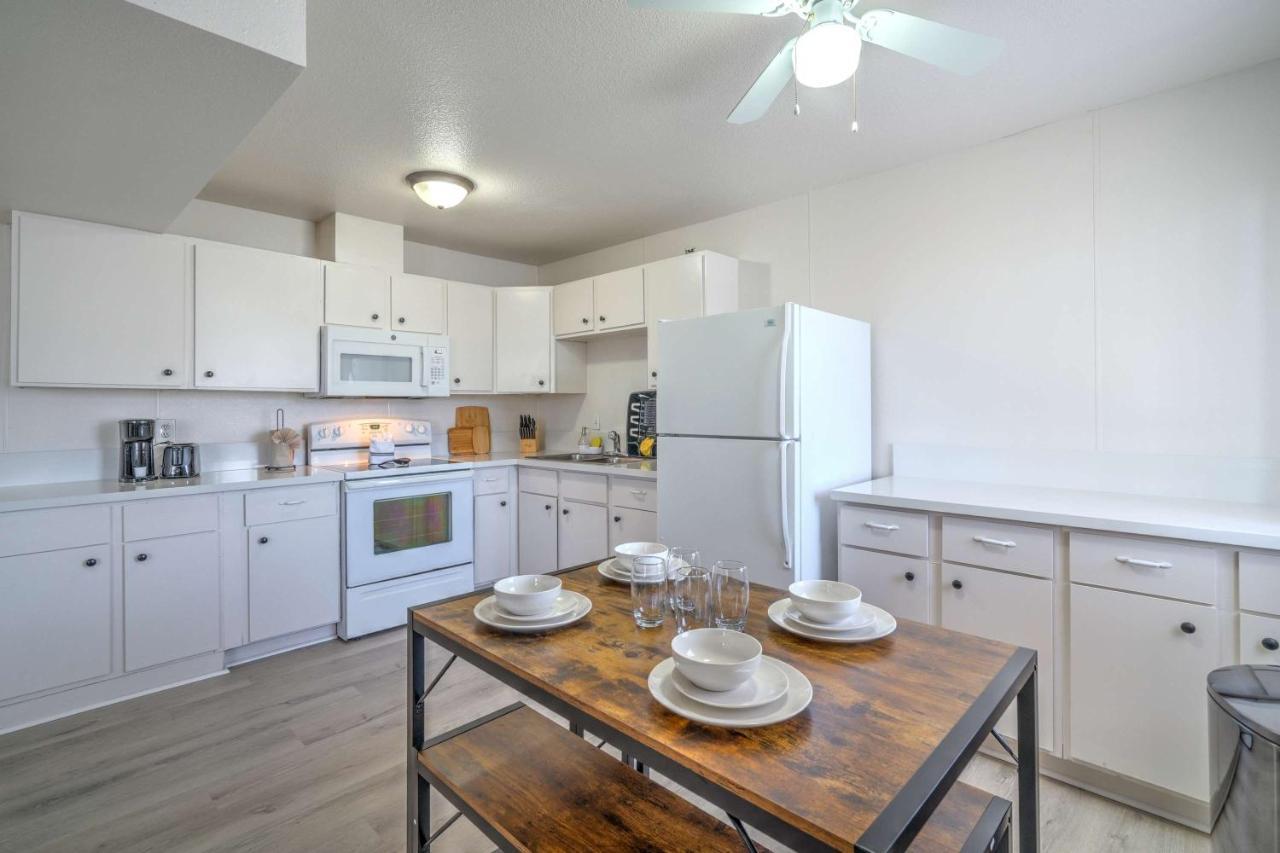 Vegas Getaway Near Strip Sleeps 6