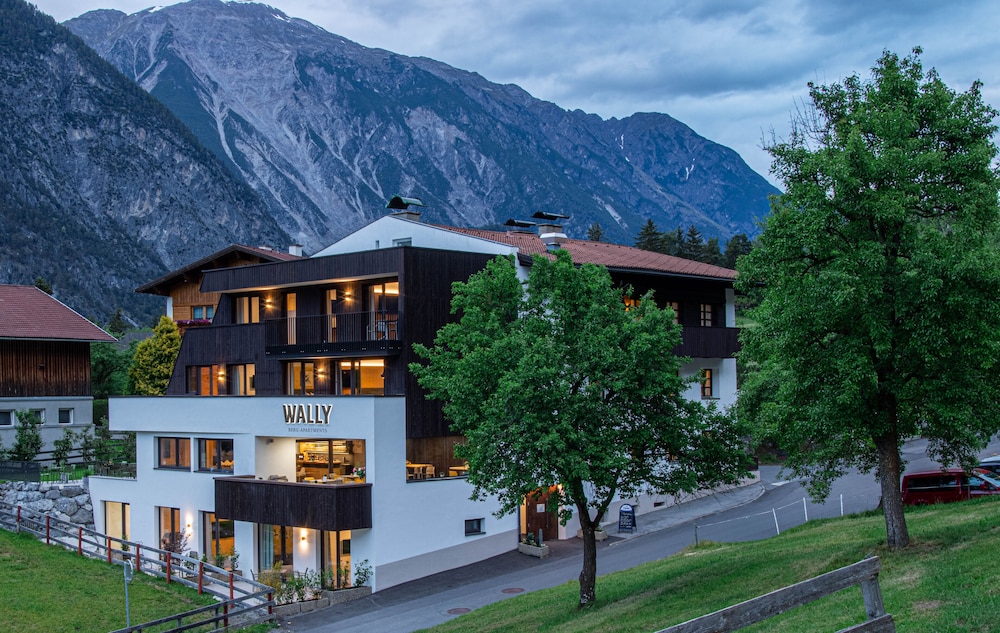 Wally Berg Apartements — hotel in Zams
