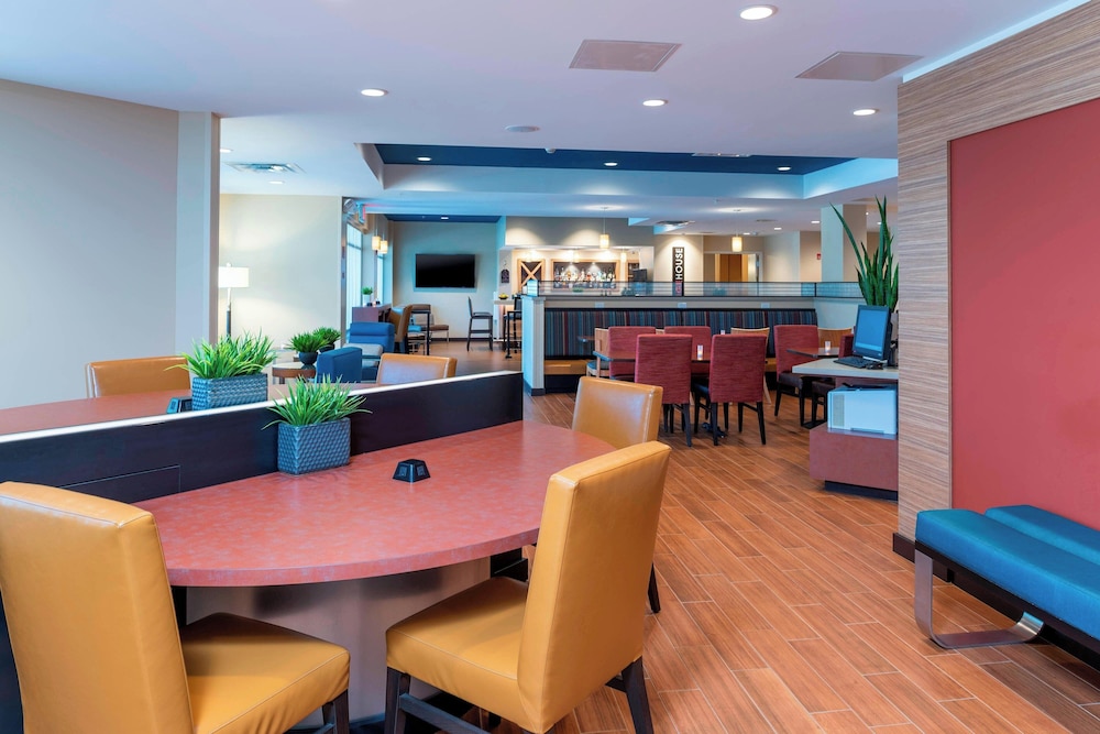 TownePlace Suites by Marriott Louisville North - photo 3