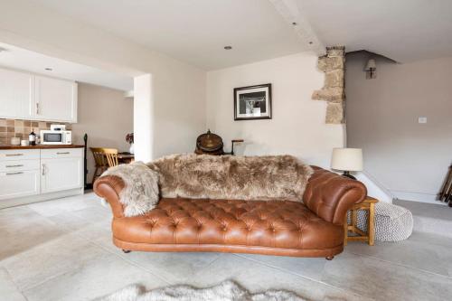 Primrose Cottage with Log Burner