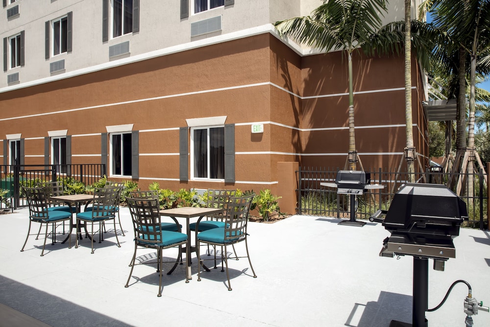 Candlewood Suites Miami Exec Airport Kendall by IHG - photo 25