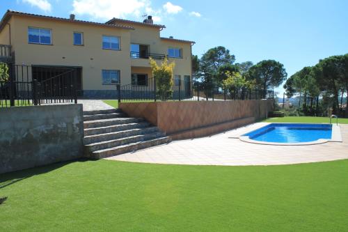 Villa Galicia — 4-Star Luxury Hotel in Lloret De Mar, Spain
