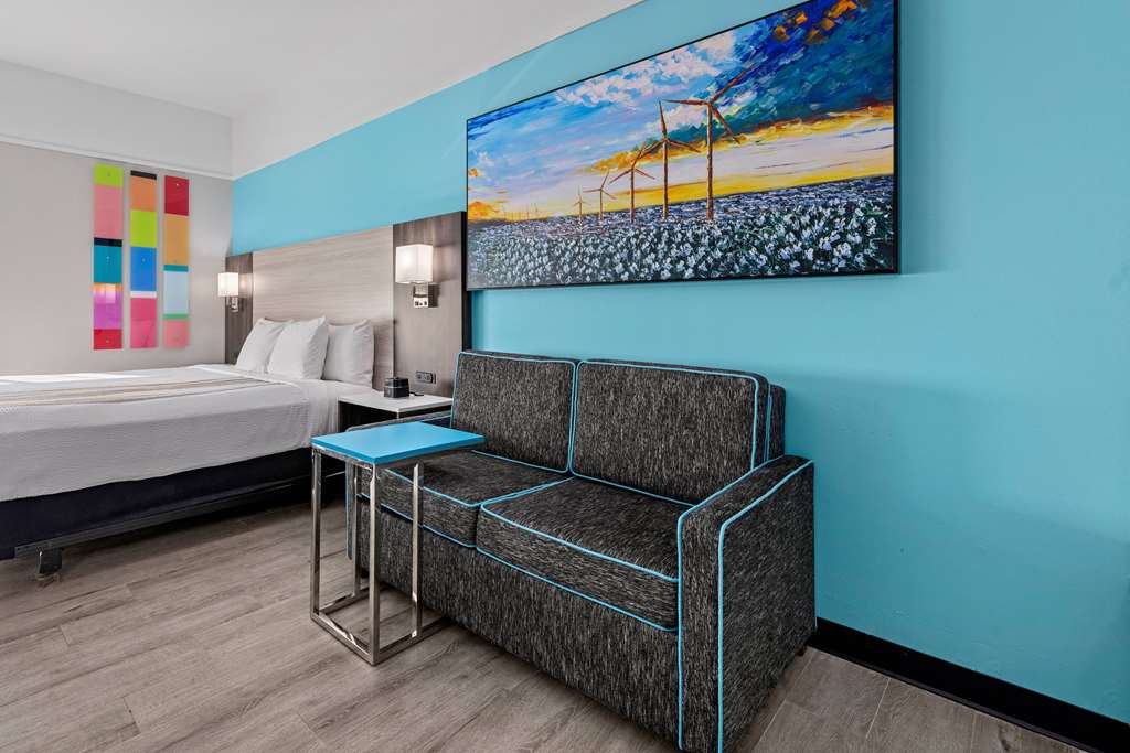 La Quinta Inn & Suites by Wyndham Raymondville - photo 64