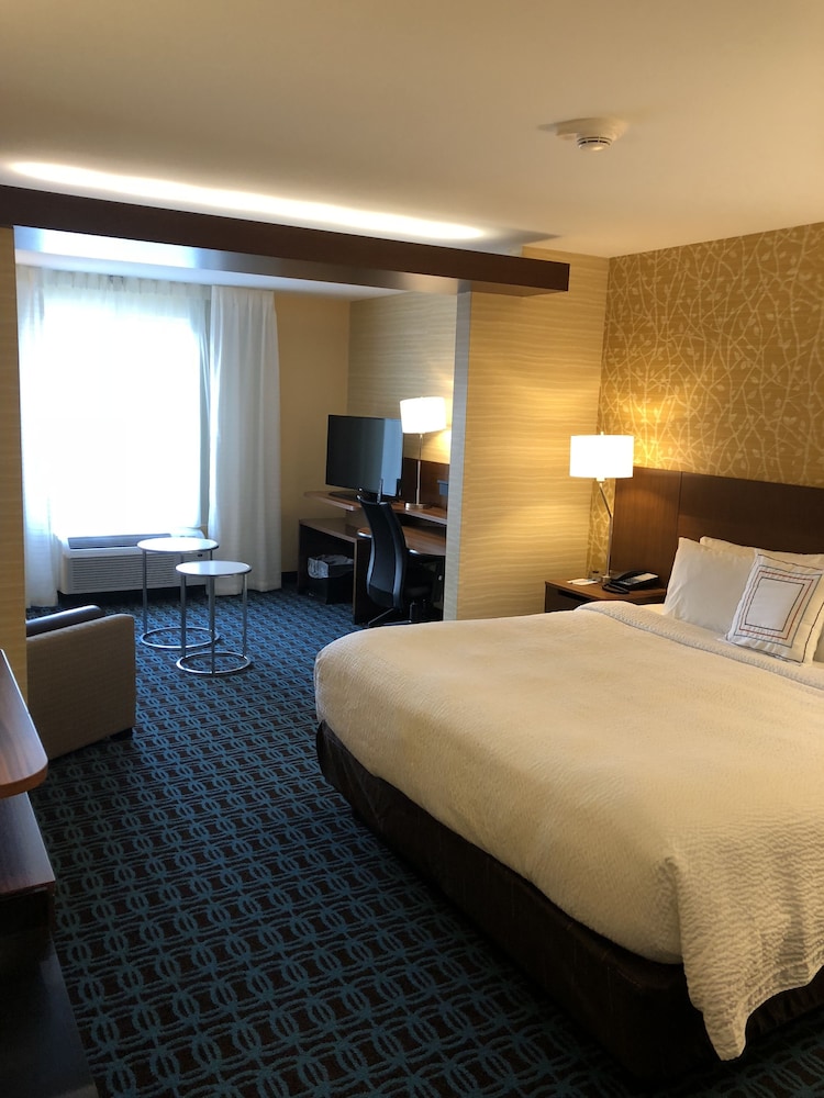 Fairfield Inn & Suites by Marriott Decorah - photo 4