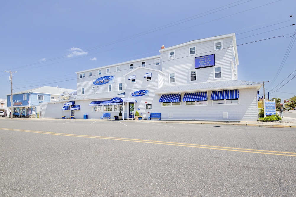 Surf City Hotel in Beach Haven, United States