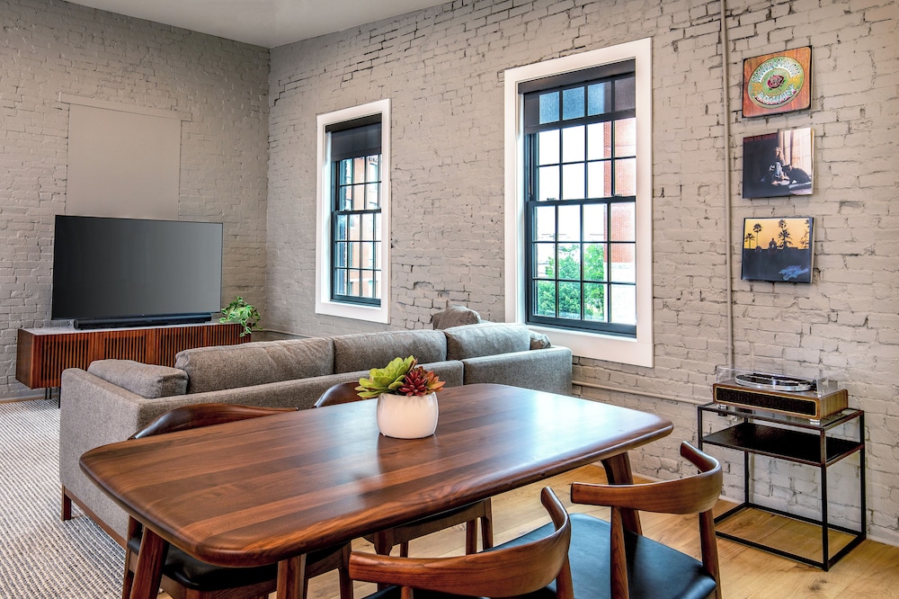 The Weldon Hotel - photo 20