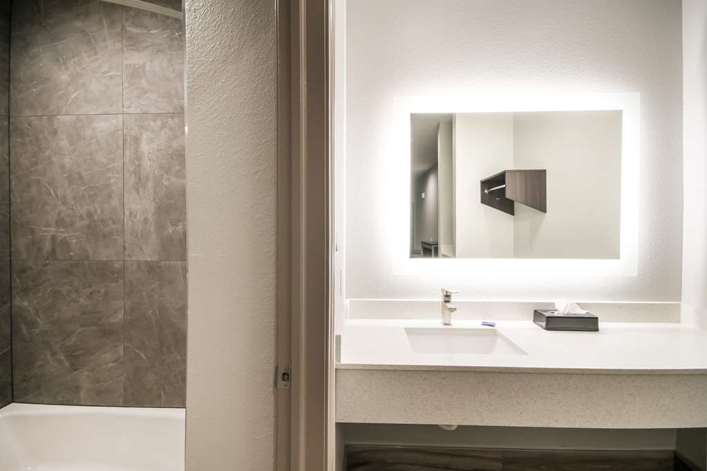 Americas Best Value Inn & Suites NE Houston Downtown I 610 - photo 24
