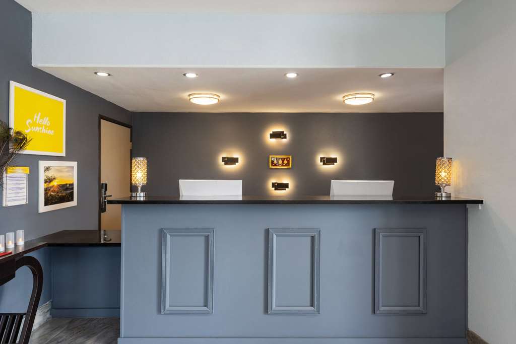 Days Inn & Suites by Wyndham Tucson Marana - photo 12