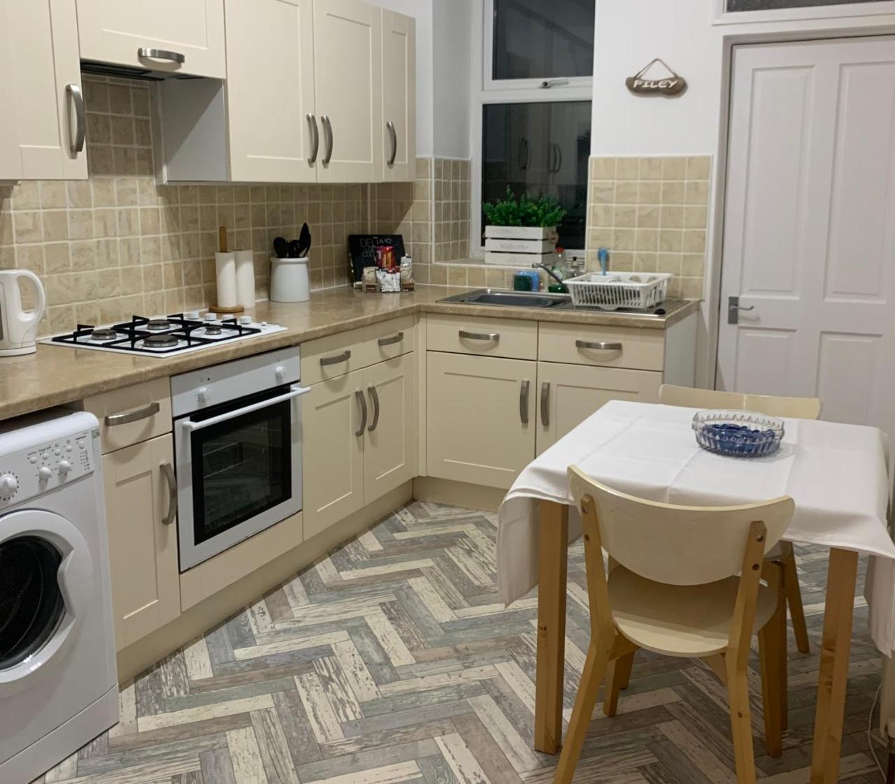 Seawards 2 Bedroomed Seafront Filey