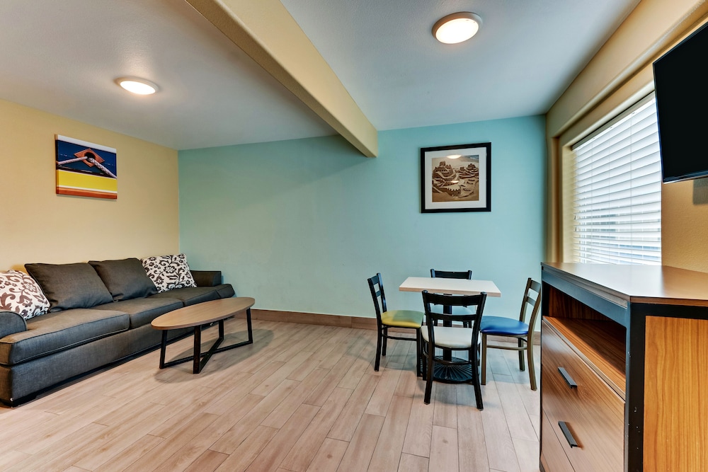 Captain's Quarters Inn - photo 24
