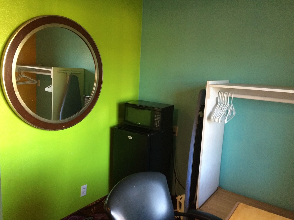 Long Beach Motel - photo 18