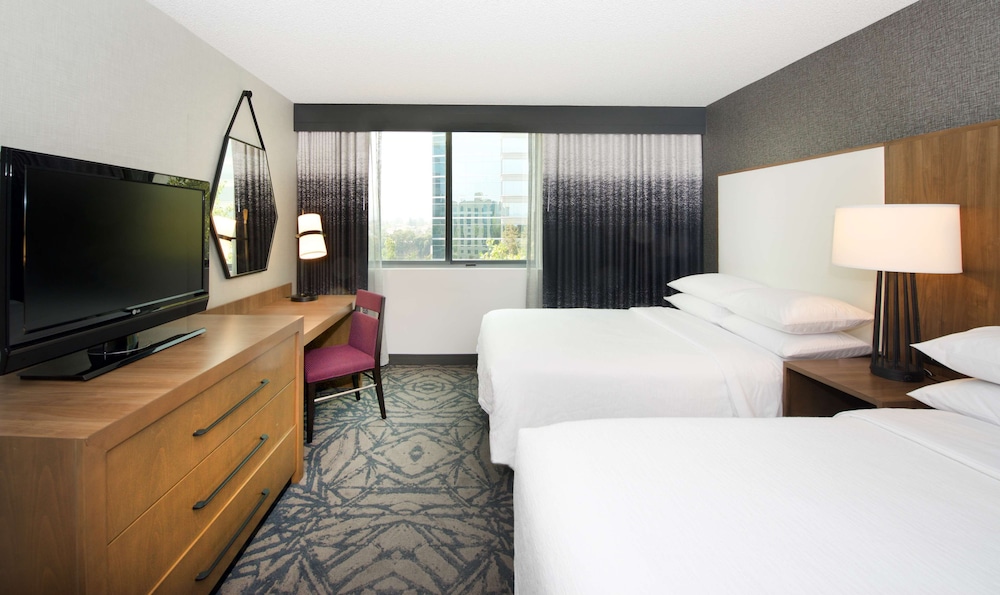 Embassy Suites by Hilton Walnut Creek - photo 19