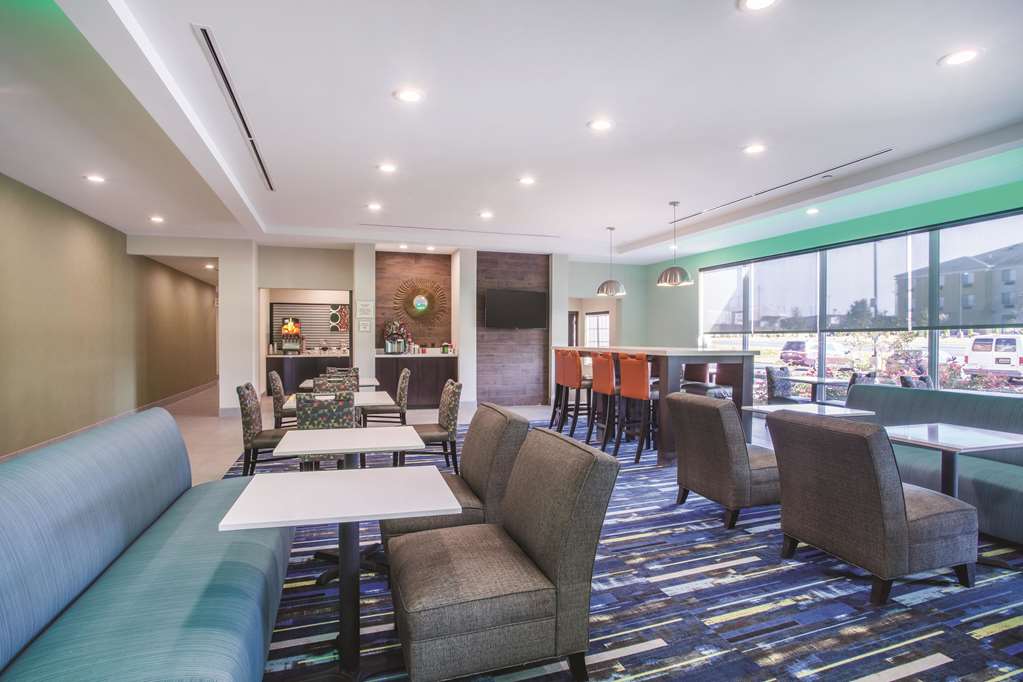 La Quinta Inn & Suites by Wyndham Cullman - photo 46