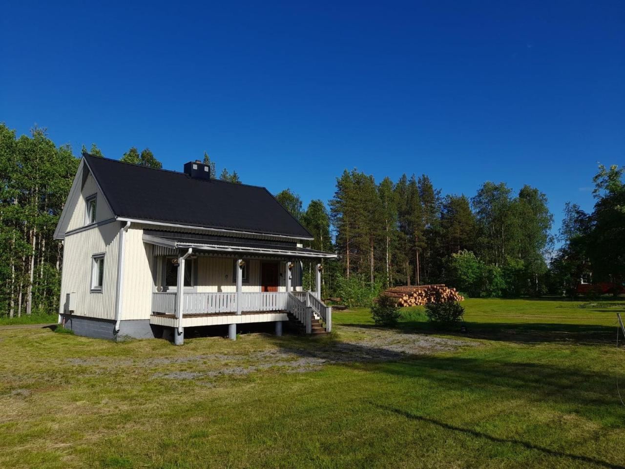 House Next Door the Arctic Circle — 4-Star Luxury Hotel in Oeverkalix, Sweden