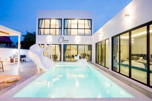 Claire Poolvilla in Unknown City, Thailand