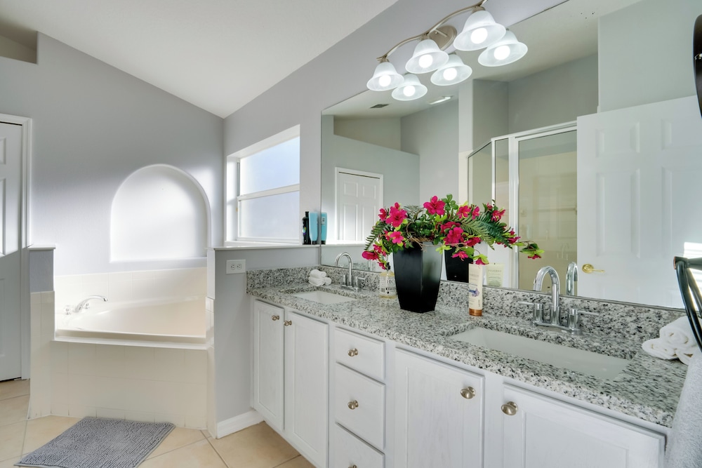 11 Mi to Disney: Pet friendly Aviana Resort Home - photo 3