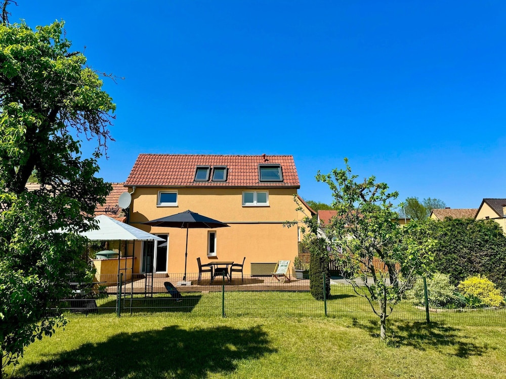Ferienhaus Havelzeit in Werder an der Havel — 4-Star Luxury Hotel in Werder, Germany