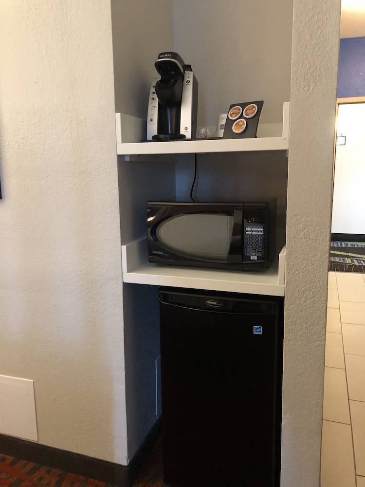 Holiday Inn Express Metropolis - photo 7