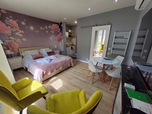 Rosa Studio Amelie Centre - carbon neutral hotel in Unknown City