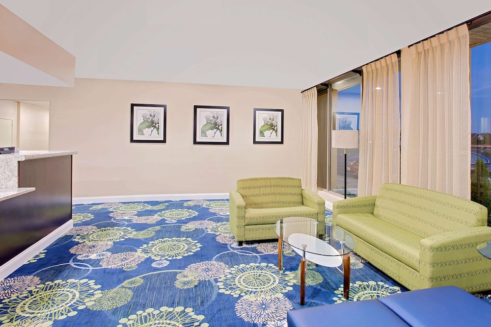 Days Inn by Wyndham Easton - photo 2