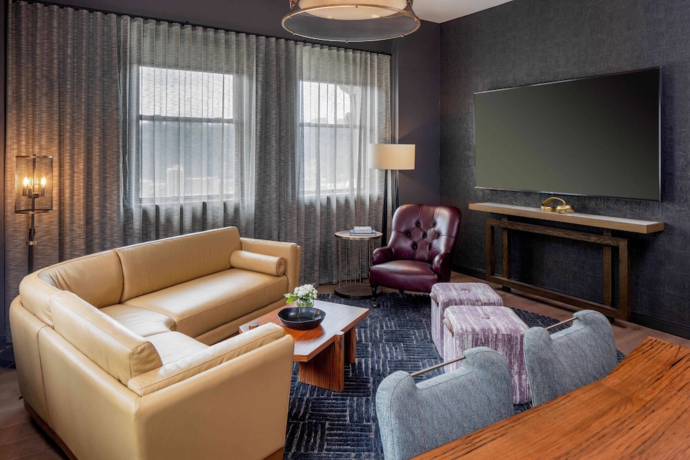The Industrialist Hotel Pittsburgh Autograph Collection - photo 33