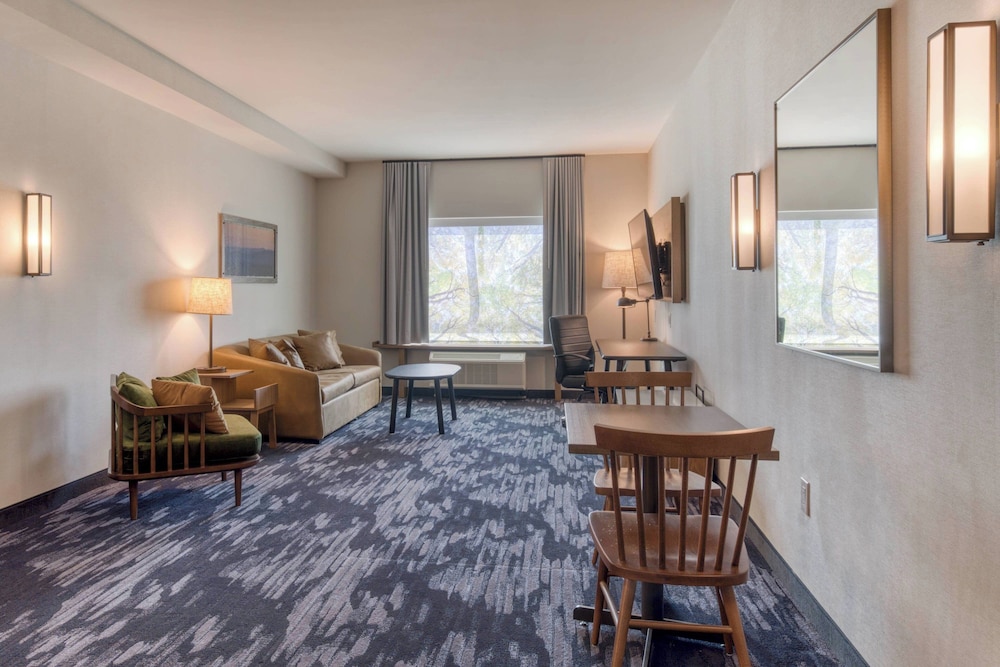 Fairfield Inn & Suites by Marriott Charlotte Belmont - photo 23