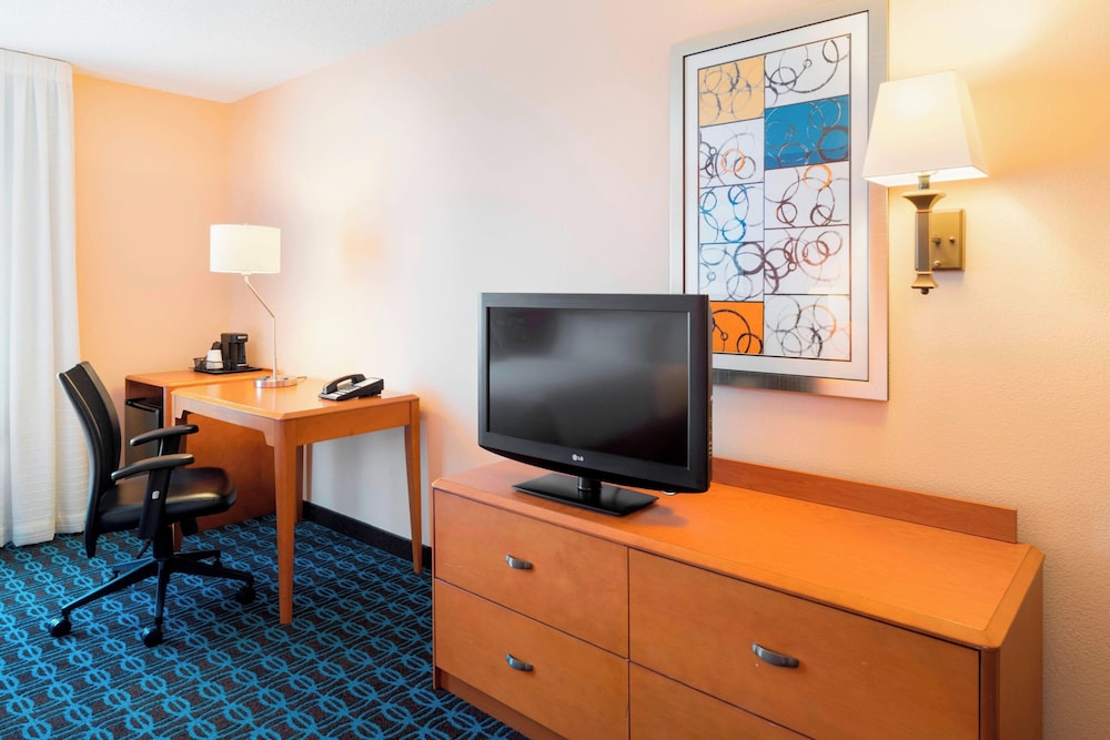 Fairfield Inn & Suites by Marriott State College - photo 12