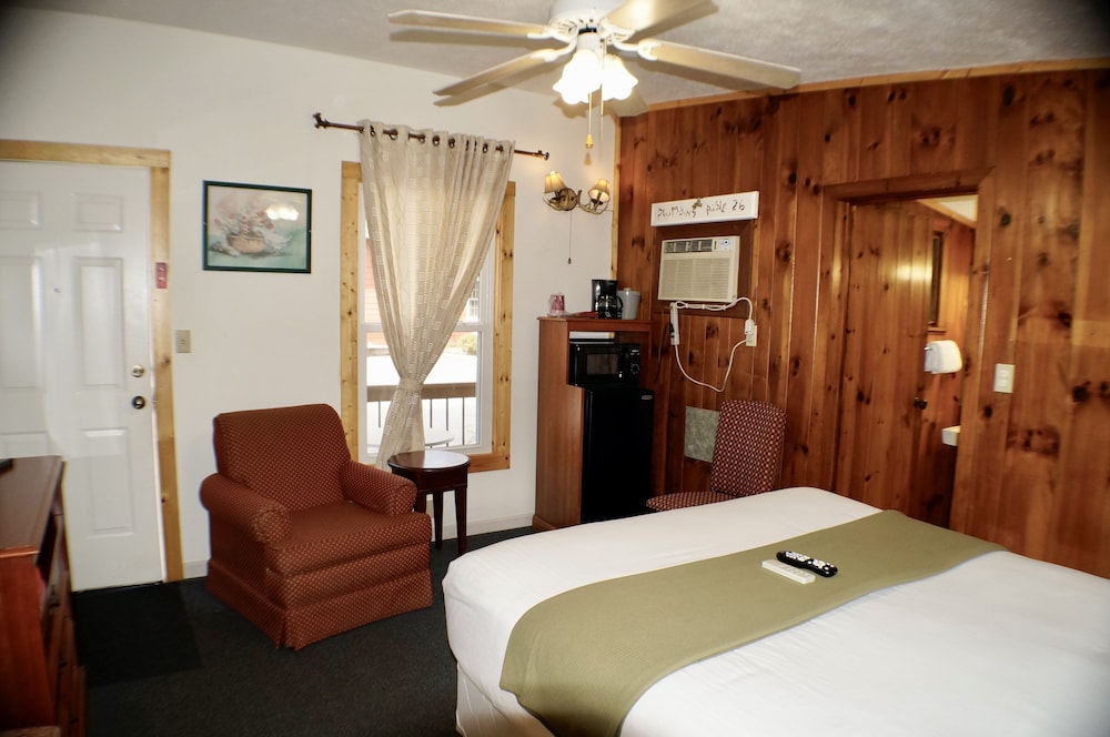 CedarWood Inn - photo 33