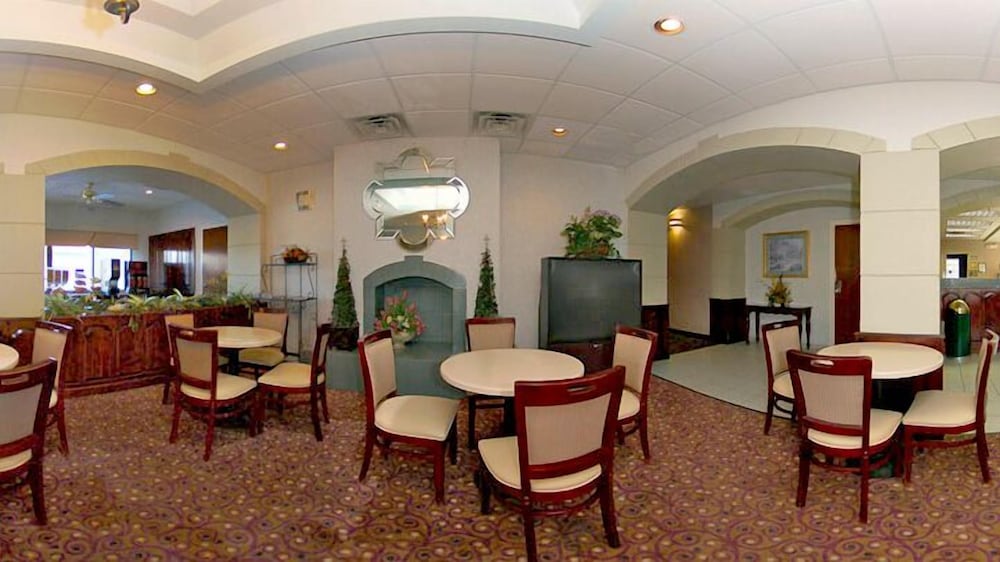 Comfort Suites Lumberton North - photo 30