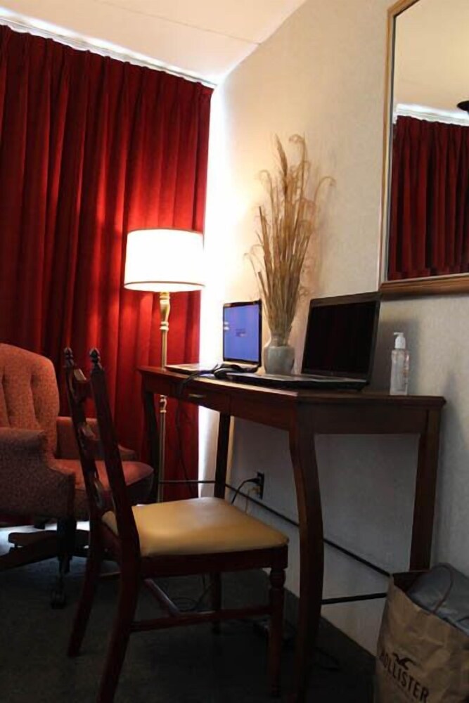The Carideon Motel - photo 13