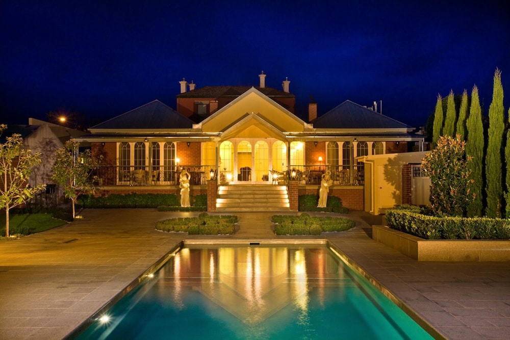 Freeman On Ford — 5-Star Luxury Hotel in Beechworth, Australia