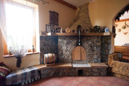 Polychka Winehouse — hotel in Vynohradiv