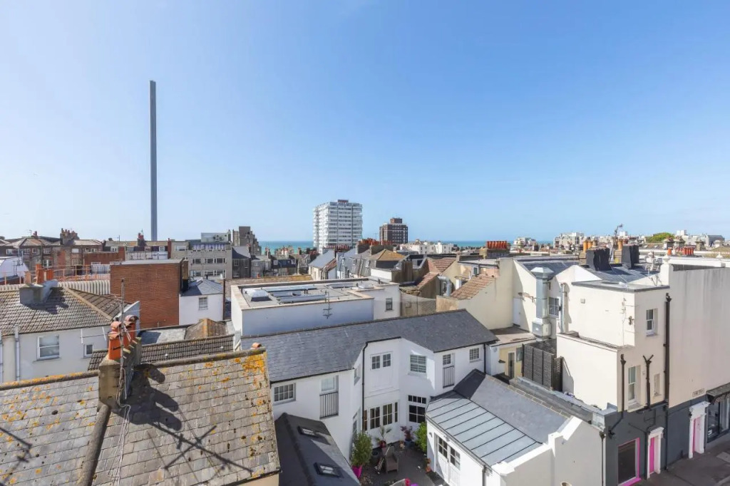 Central Few Steps from Brighton Beach by Creatick — Brighton — photo 4