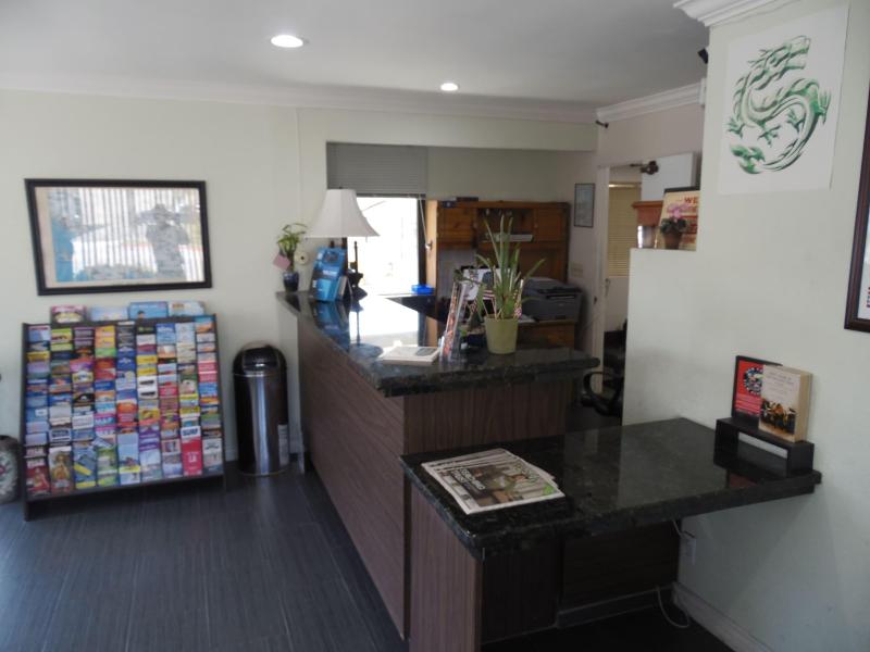 Hi Way Host Motel - photo 13