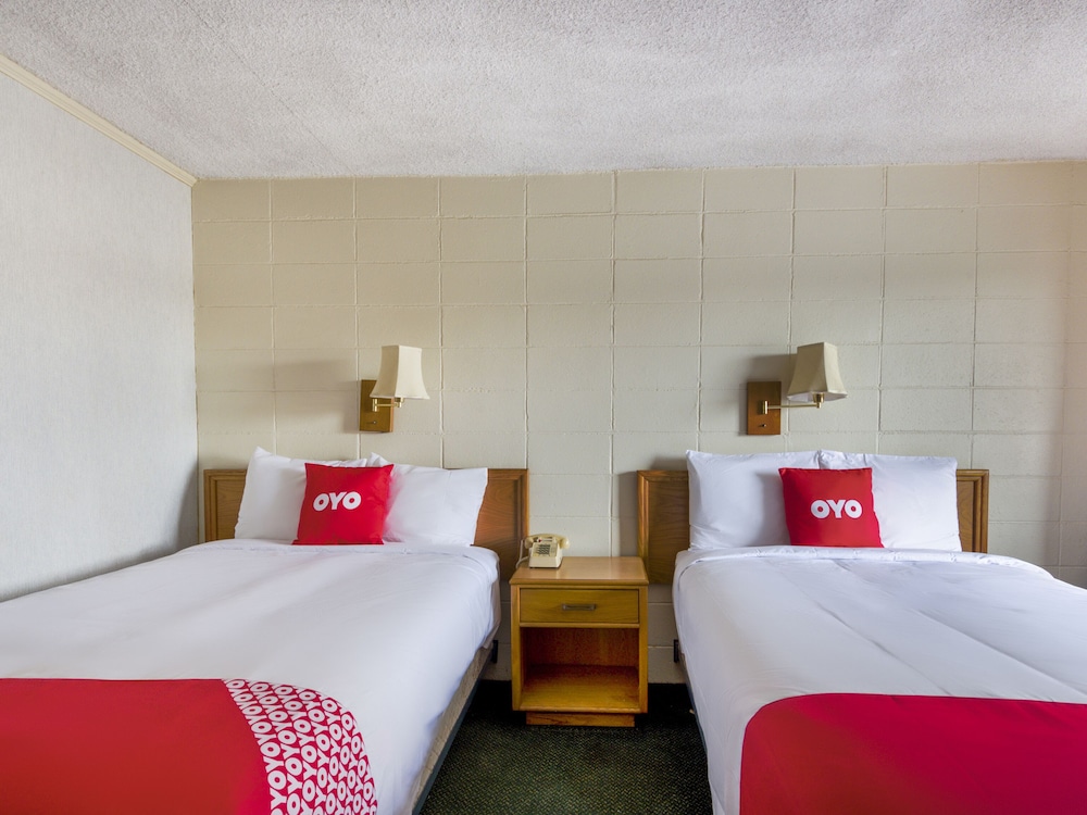 OYO Hotel Mauldin SC South Main Street - photo 15