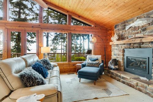 Oyster Beach House and Den — Coupeville — photo 4