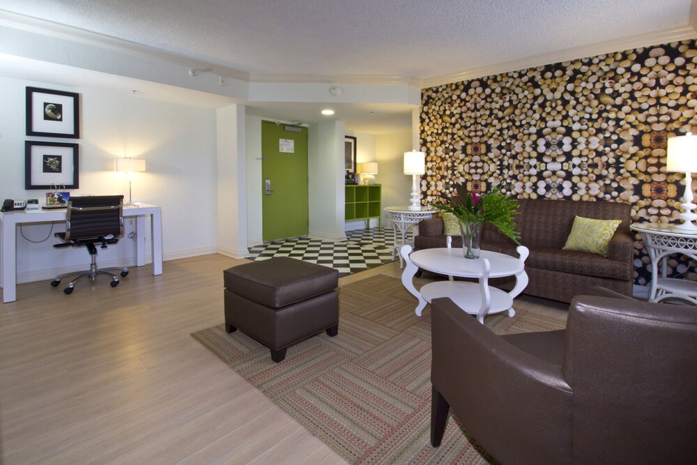 Miami Lakes Hotel and Golf - photo 18