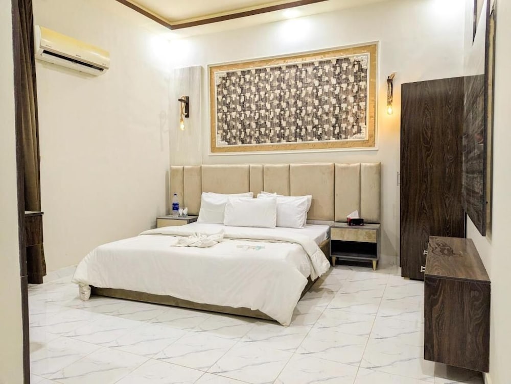 Hotel Skylit - carbon neutral hotel in Karachi