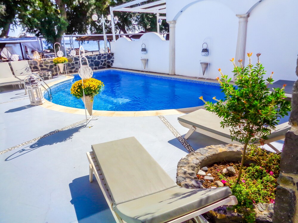 King’s Suites in Mesaria, Greece