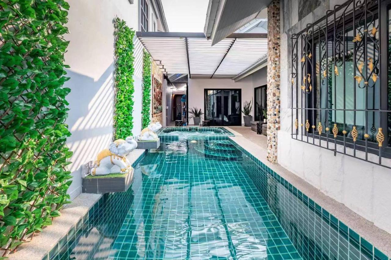 Luxury Thai Style Pool Villa in downtown Pattaya close to Walking Street — 4-Star Luxury Hotel in Pattaya, Thailand