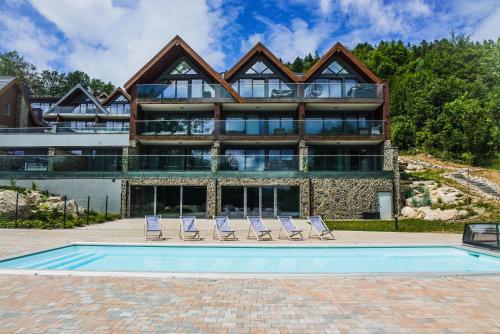 Rajski Apartament 203 Z Widokiem Na Góry I Prywatnym Jacuzzi Na Balkonie — 4-Star Luxury Hotel in Szklarska Poreba, Poland