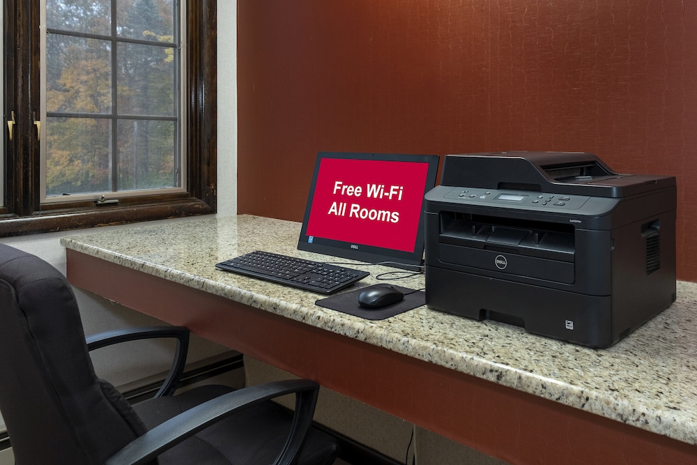 Red Roof Inn & Suites Hazleton - photo 48