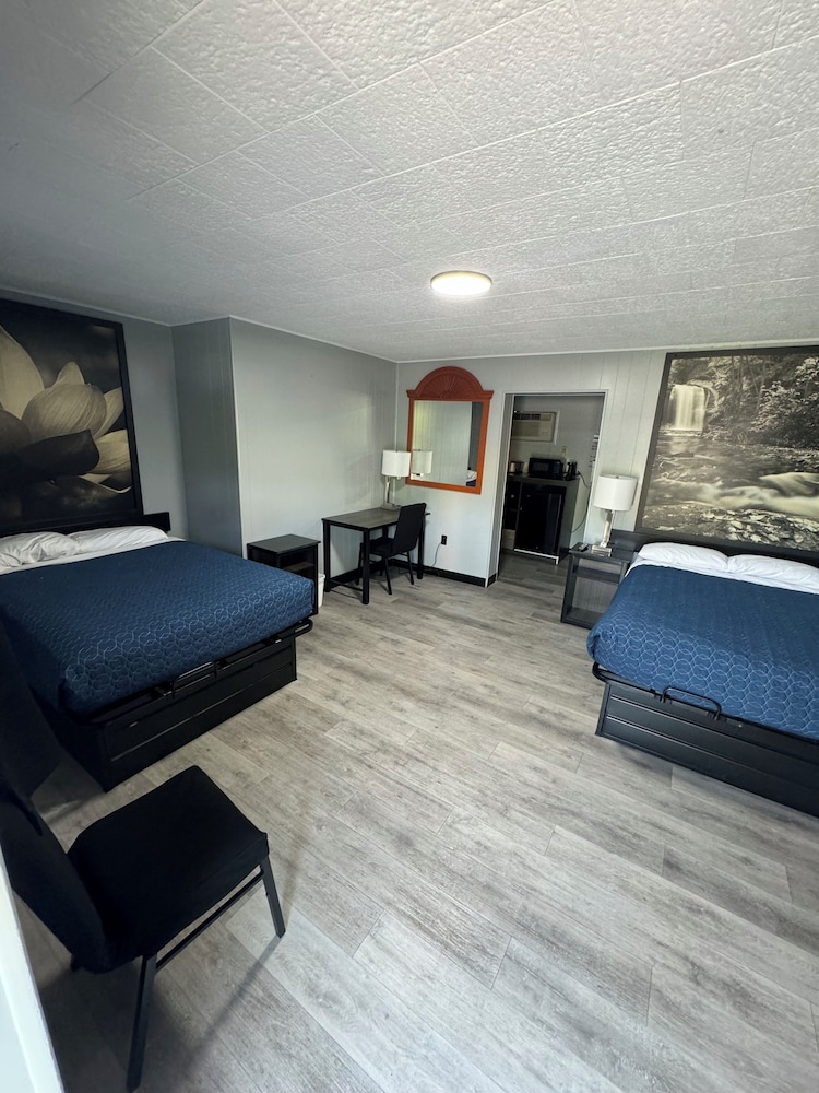 Acorn Motel - photo 12