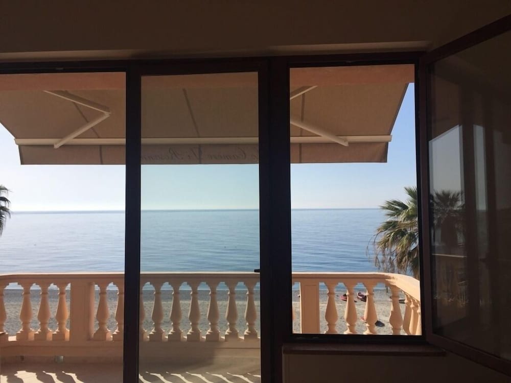 Le Camere di Rosanna — 4-Star Luxury Hotel in Marina Di Gioiosa Ionica, Italy