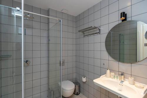 Stylish 2 BR 2 Balconies Apartment In Old Tbilisi