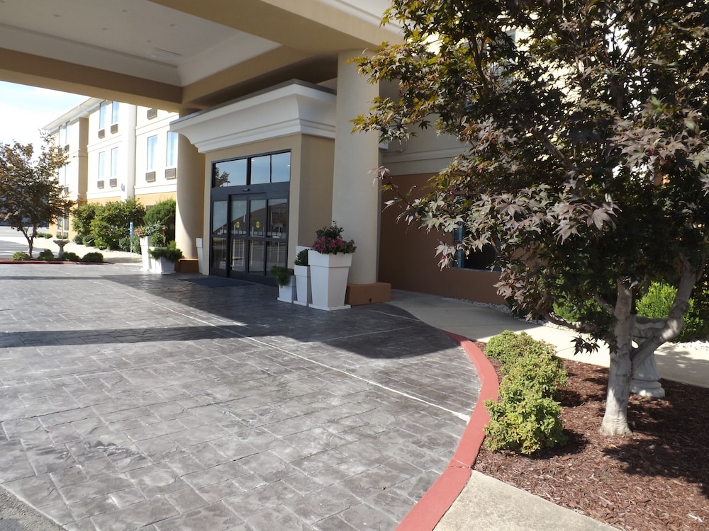 Holiday Inn Express Nicholasville by IHG - photo 49