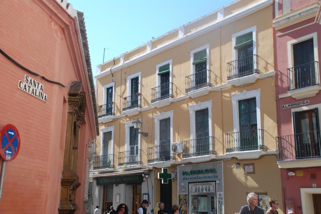 Apartamento Centro Santa Catalina 1º C — 4-Star Luxury Hotel in Sevilla, Spain