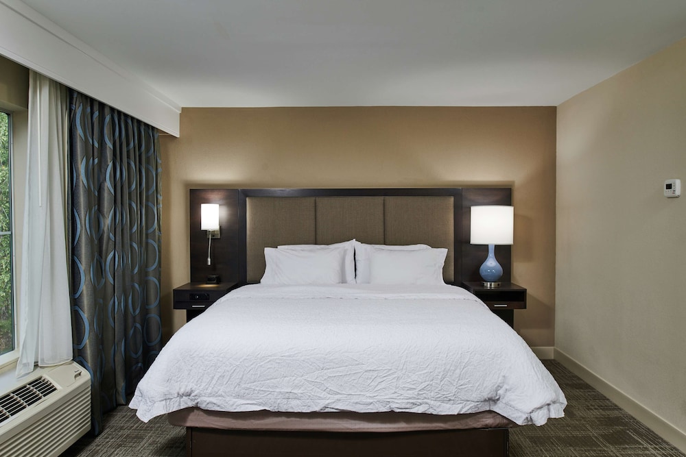 Hampton Inn & Suites Chapel Hill Durham Area - photo 9