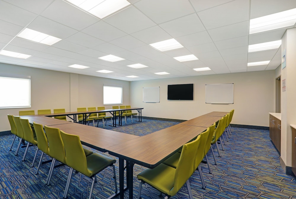 Holiday Inn Express & Suites Lenexa Overland Park Area by IHG - photo 48