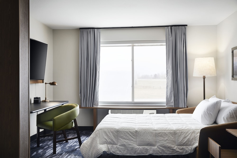 Fairfield Inn & Suites by Marriott Sheboygan - photo 8